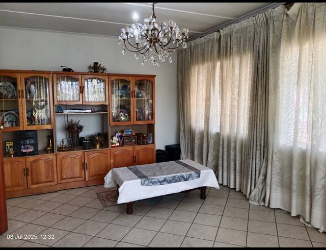 4 BEDROOM HOUSE FOR SALE IN RAISETHORPE